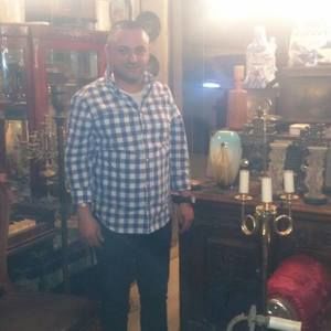 Meet your Posher, Mena